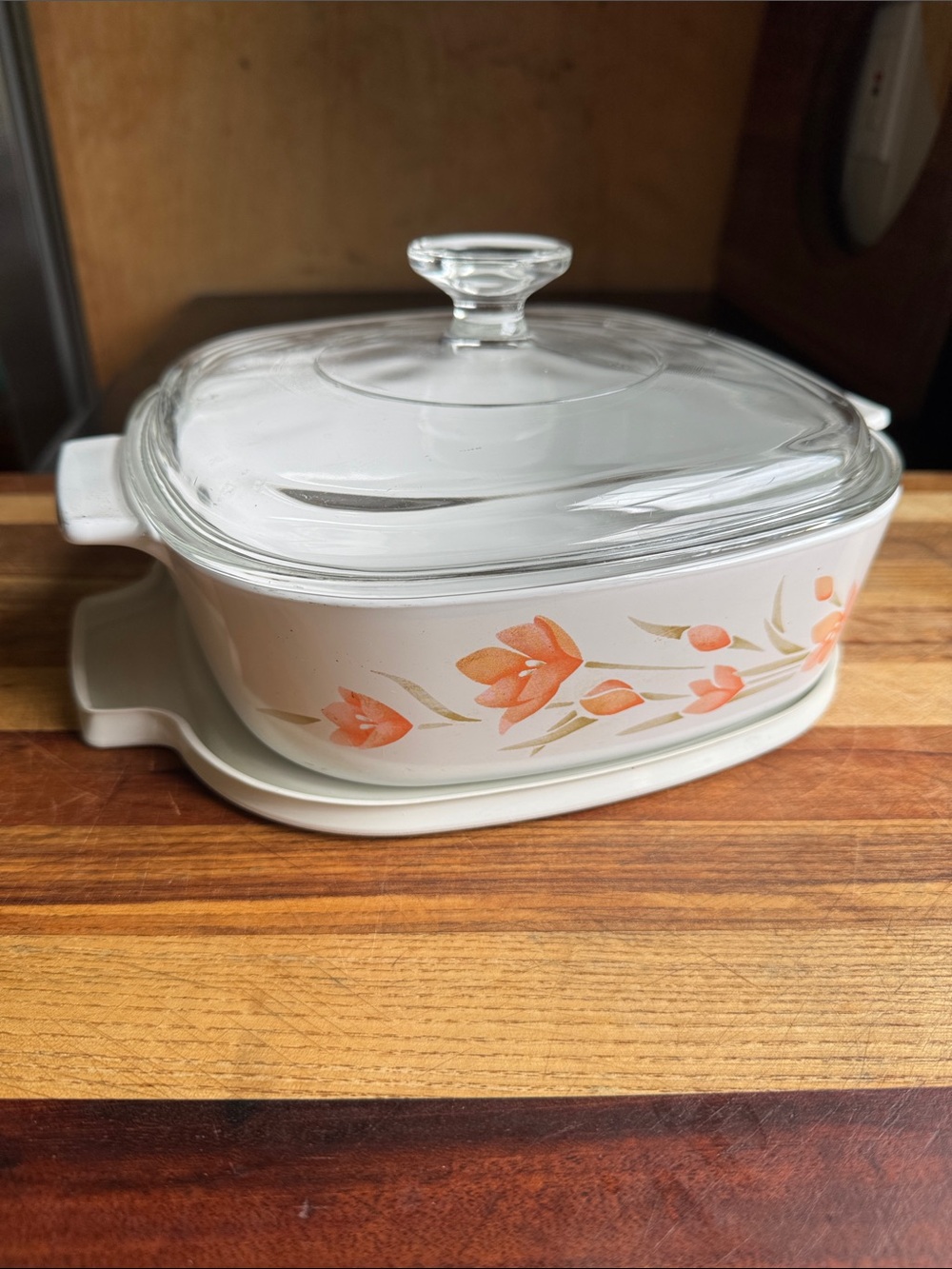 Corningware 2 Liter Casserole with Glass Lid and Plastic Cover